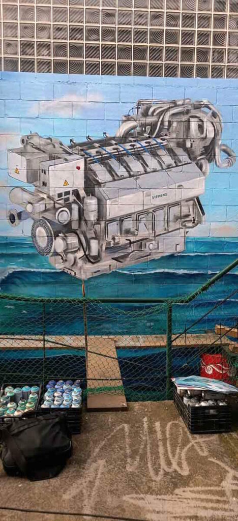 Carvi Coruña_graffiti mural motor naval_Outon
